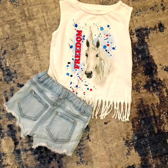 Shirt and jean shorts - Picture 2 of 2